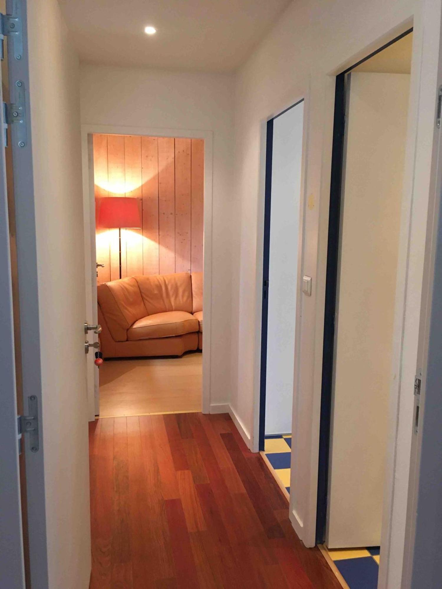 Habitación con cama grande